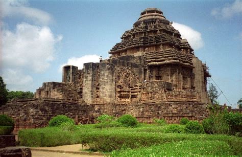 Le Temple du Soleil à Konarak, une Ode Sculpturale à la Vie et à l'Amour !