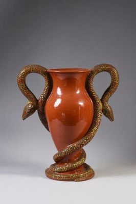  Le Vase aux Serpents Entremêlés: Un Témoignage Vibrant de la Dynastie Sassanide