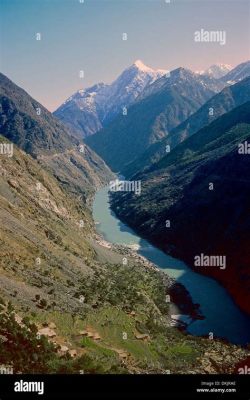 Paysage à la Rivière Indus, un hommage vibrant à la nature pakistanaise!