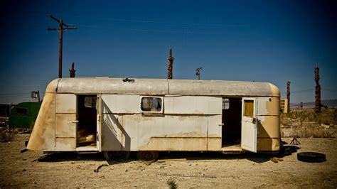 Who Buys Old Mobile Homes for Scrap: A Dive into the World of Salvage and Sustainability